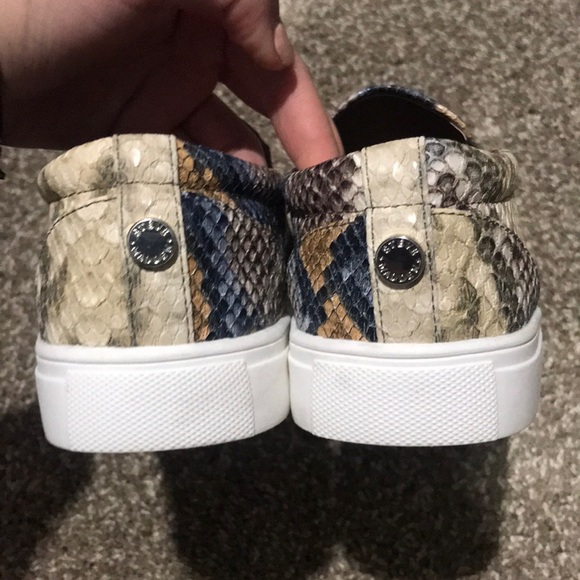 Steve Madden Snake Print slip-on - Picture 2 of 3